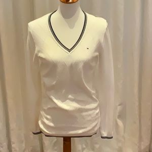Tommy Hilfiger light weight sweater